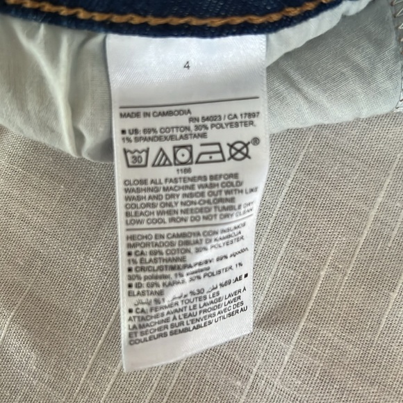 Old Navy midrise dark denim shorts size 2 - Picture 4 of 5